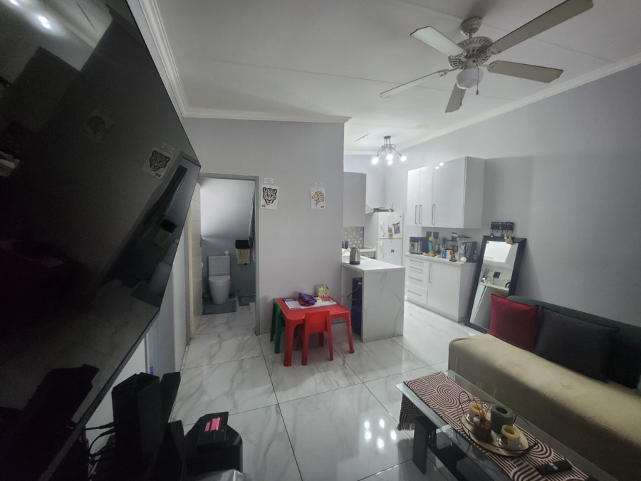 To Let 2 Bedroom Property for Rent in Elspark Gauteng