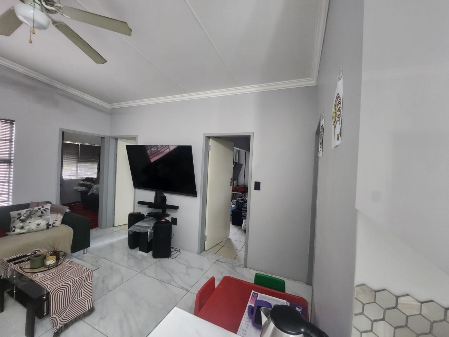 To Let 2 Bedroom Property for Rent in Elspark Gauteng