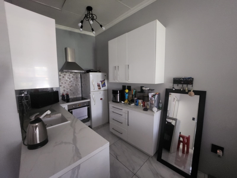 To Let 2 Bedroom Property for Rent in Elspark Gauteng