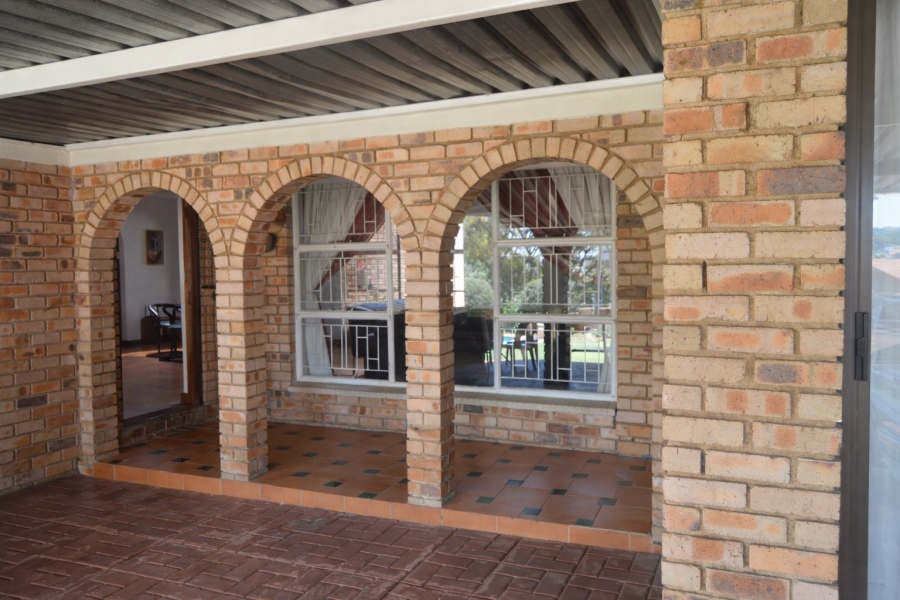 3 Bedroom Property for Sale in Helderkruin Gauteng