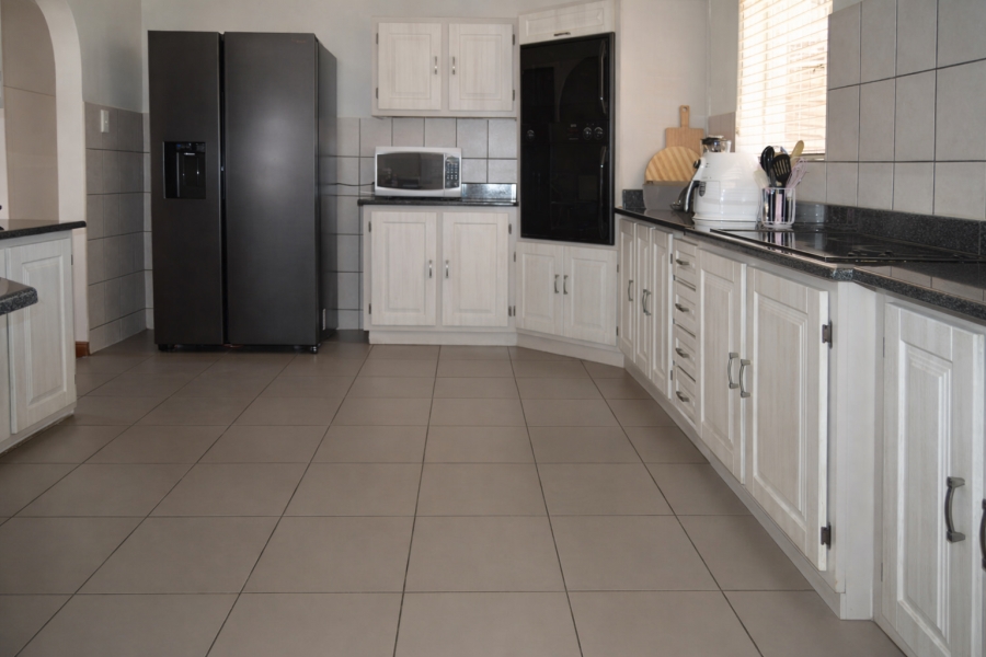 3 Bedroom Property for Sale in Helderkruin Gauteng