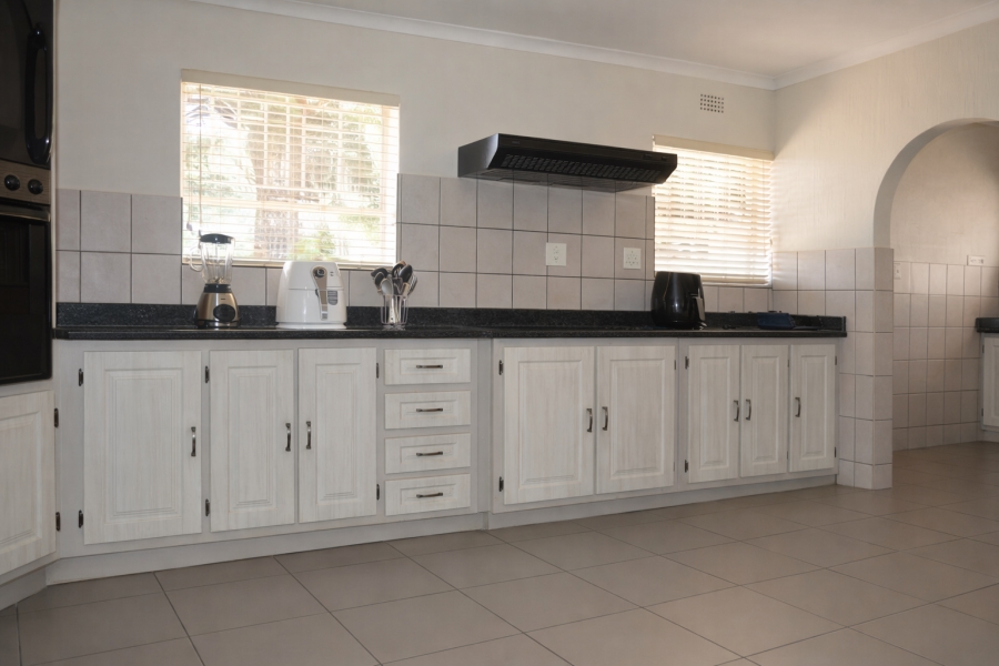 3 Bedroom Property for Sale in Helderkruin Gauteng