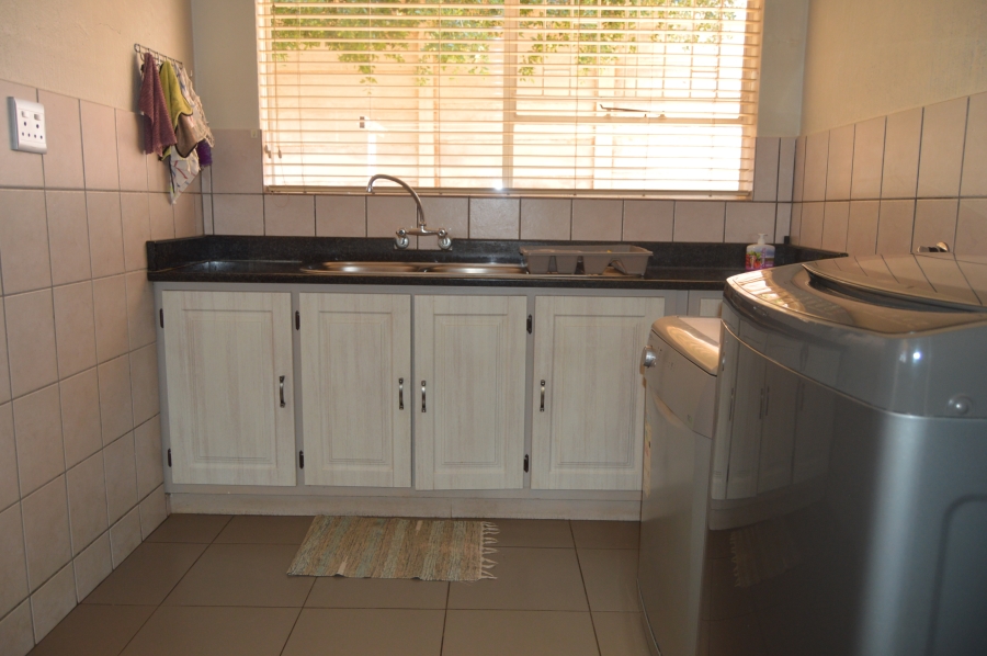 3 Bedroom Property for Sale in Helderkruin Gauteng