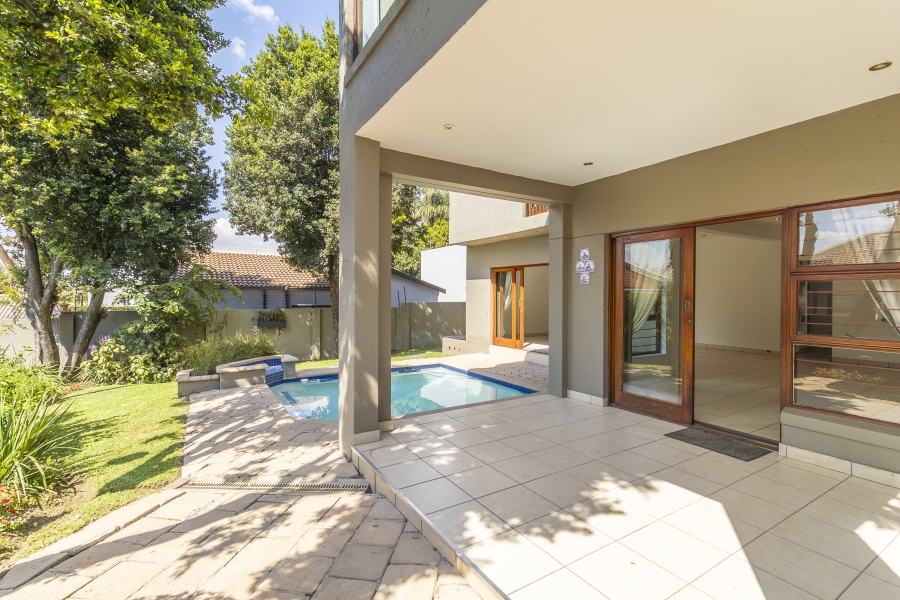 4 Bedroom Property for Sale in Magaliessig Gauteng