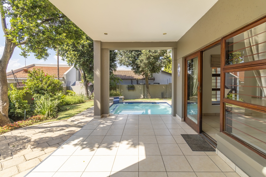 4 Bedroom Property for Sale in Magaliessig Gauteng
