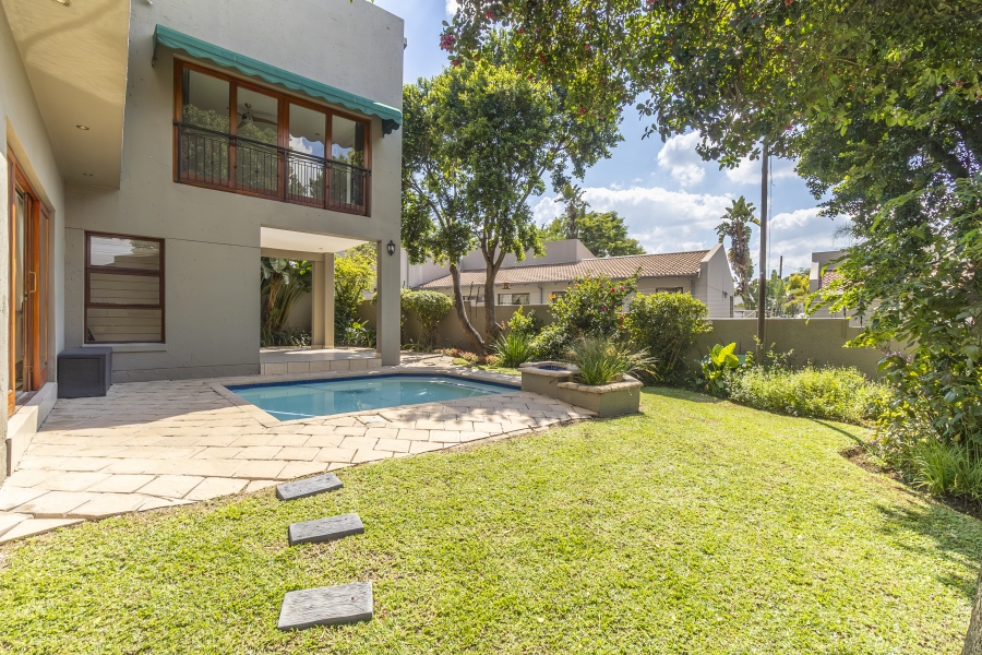 4 Bedroom Property for Sale in Magaliessig Gauteng