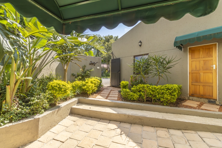 4 Bedroom Property for Sale in Magaliessig Gauteng