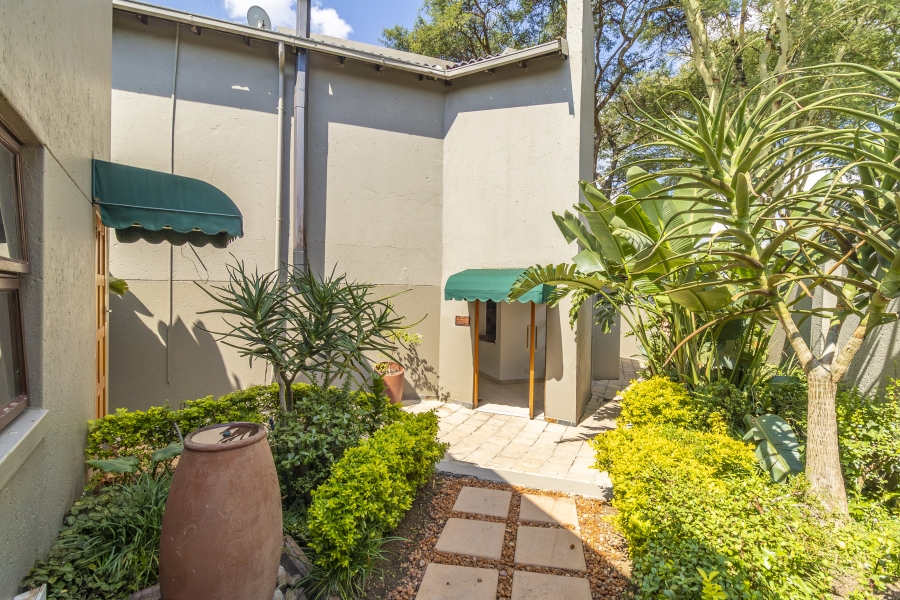 4 Bedroom Property for Sale in Magaliessig Gauteng