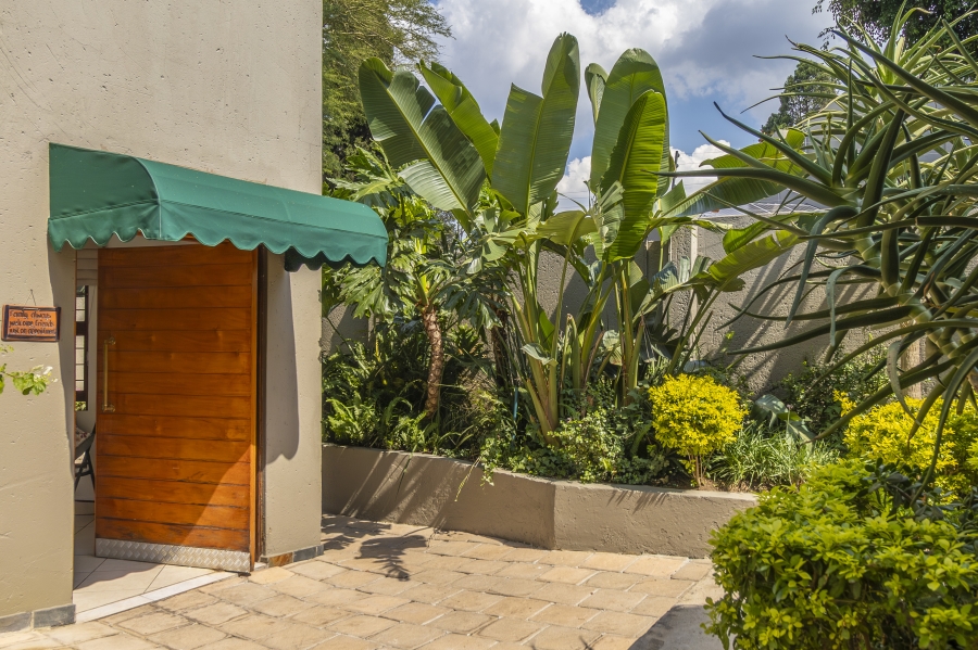 4 Bedroom Property for Sale in Magaliessig Gauteng