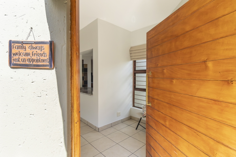 4 Bedroom Property for Sale in Magaliessig Gauteng