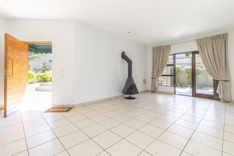 4 Bedroom Property for Sale in Magaliessig Gauteng