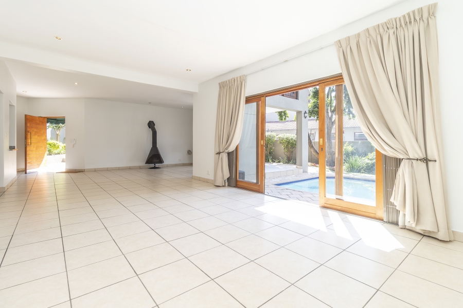 4 Bedroom Property for Sale in Magaliessig Gauteng