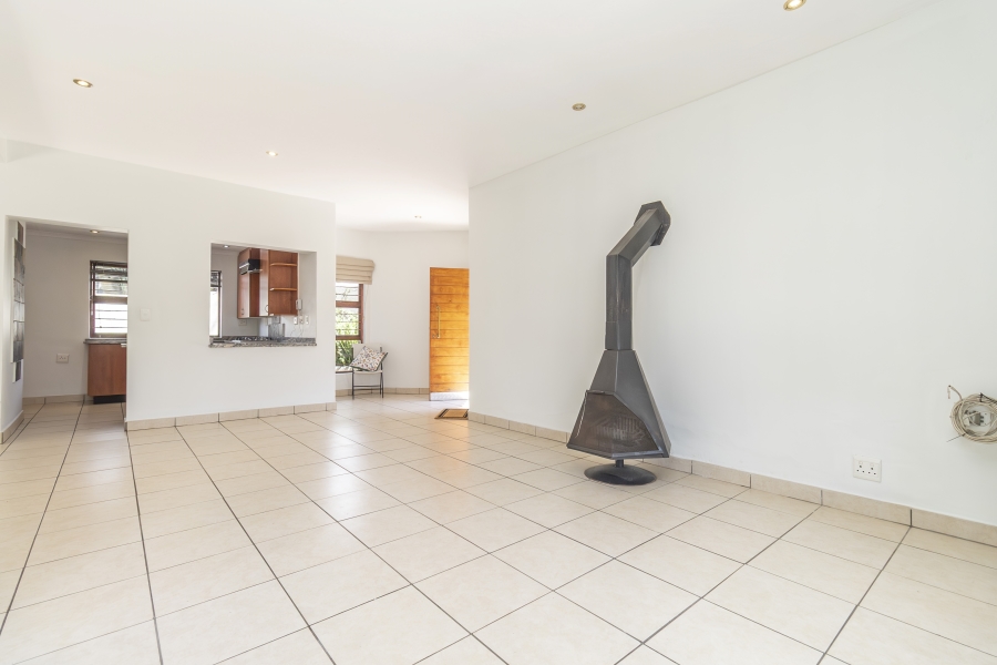 4 Bedroom Property for Sale in Magaliessig Gauteng