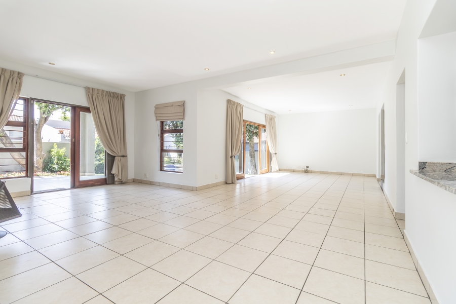 4 Bedroom Property for Sale in Magaliessig Gauteng