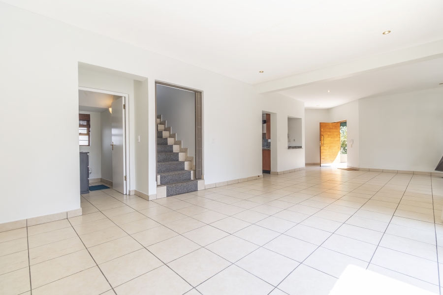 4 Bedroom Property for Sale in Magaliessig Gauteng