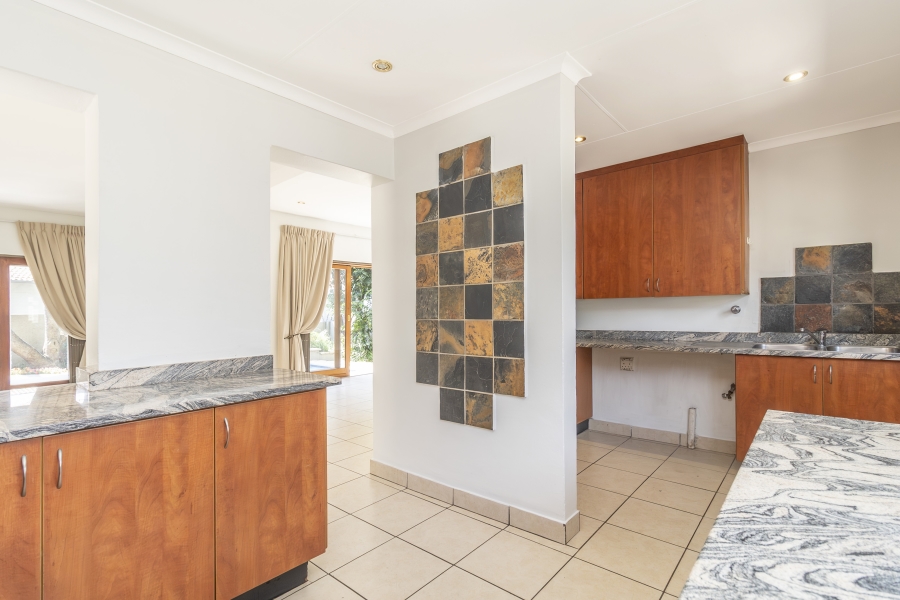 4 Bedroom Property for Sale in Magaliessig Gauteng