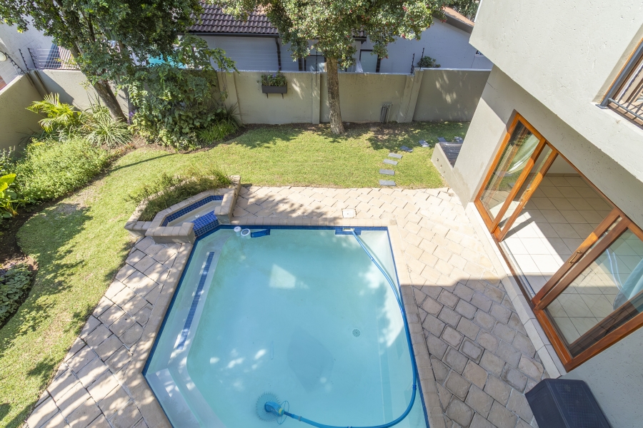 4 Bedroom Property for Sale in Magaliessig Gauteng