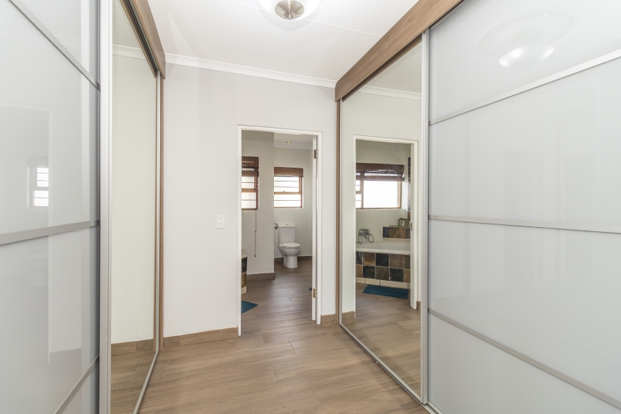 4 Bedroom Property for Sale in Magaliessig Gauteng