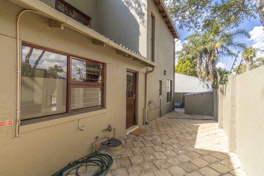 4 Bedroom Property for Sale in Magaliessig Gauteng