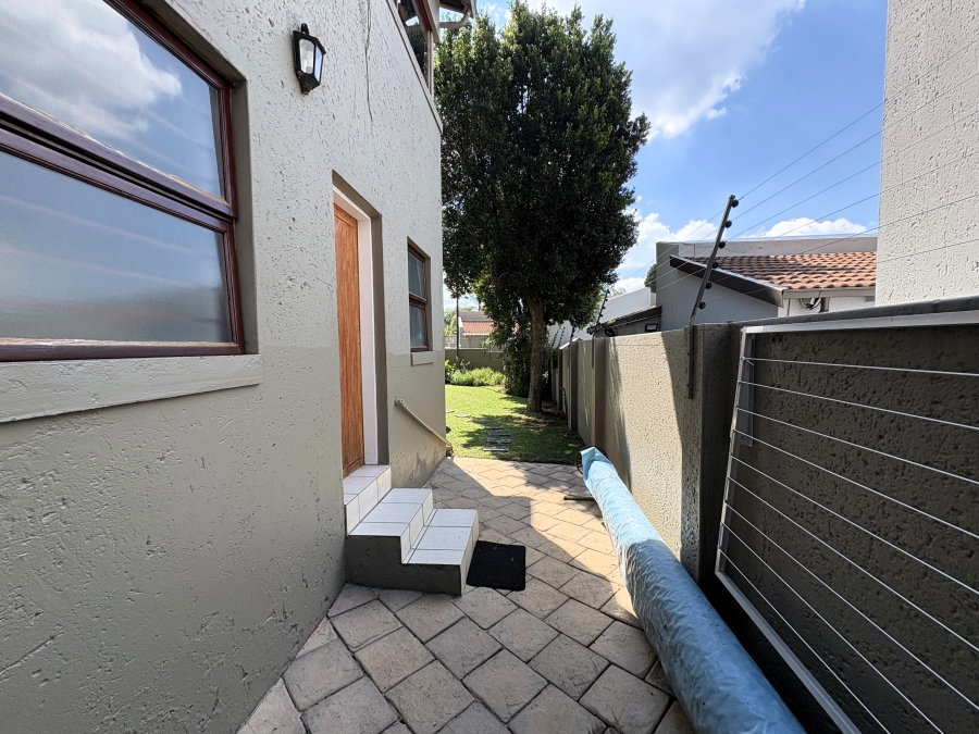 4 Bedroom Property for Sale in Magaliessig Gauteng
