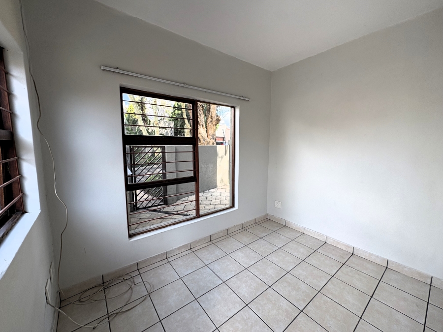 4 Bedroom Property for Sale in Magaliessig Gauteng