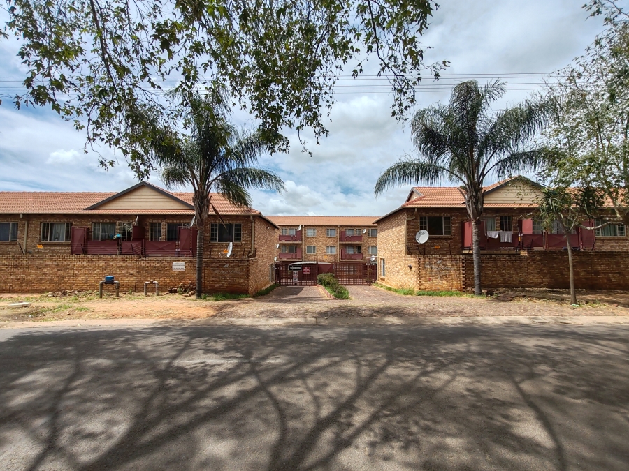 2 Bedroom Property for Sale in Mountain View Gauteng