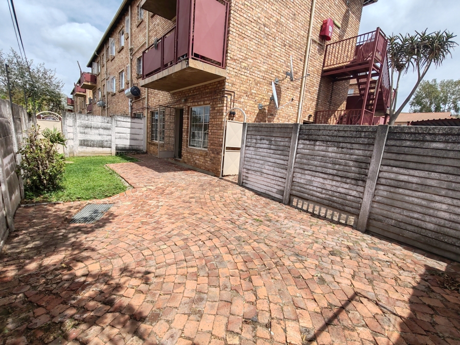 2 Bedroom Property for Sale in Mountain View Gauteng