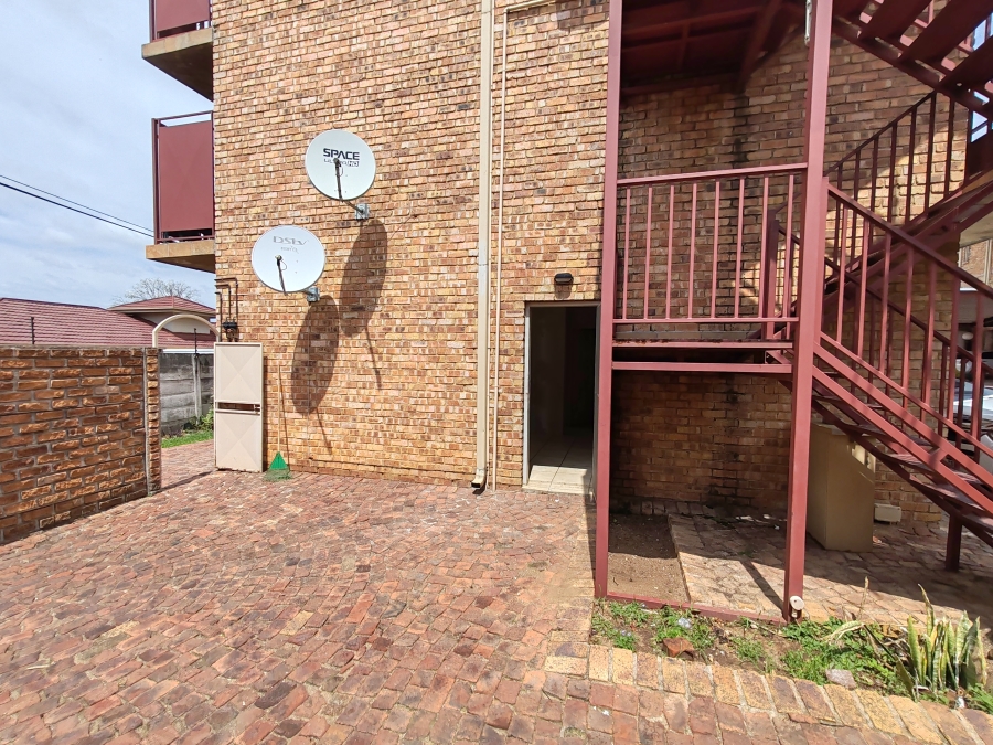 2 Bedroom Property for Sale in Mountain View Gauteng