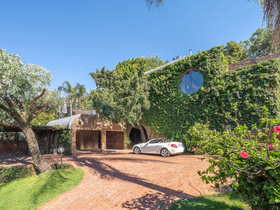 4 Bedroom Property for Sale in Waverley Gauteng