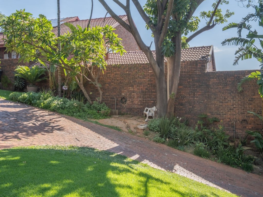 4 Bedroom Property for Sale in Waverley Gauteng