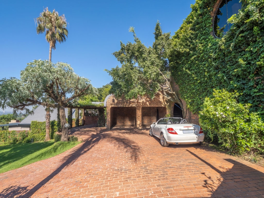 4 Bedroom Property for Sale in Waverley Gauteng