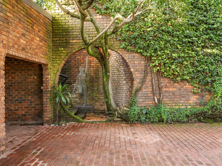 4 Bedroom Property for Sale in Waverley Gauteng