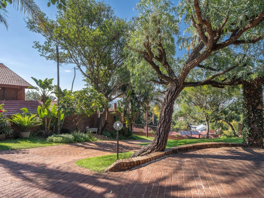 4 Bedroom Property for Sale in Waverley Gauteng