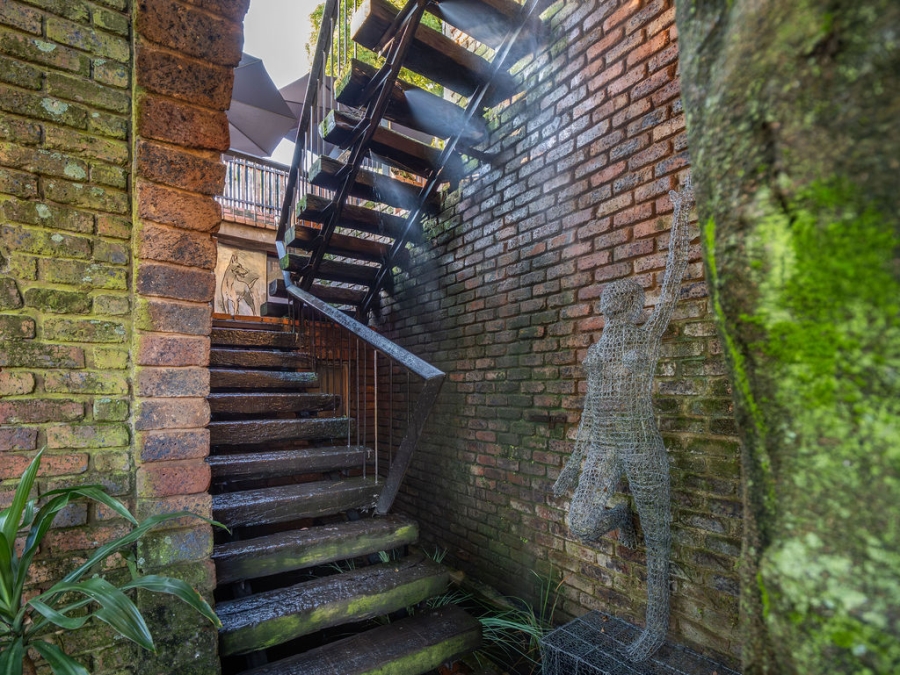 4 Bedroom Property for Sale in Waverley Gauteng