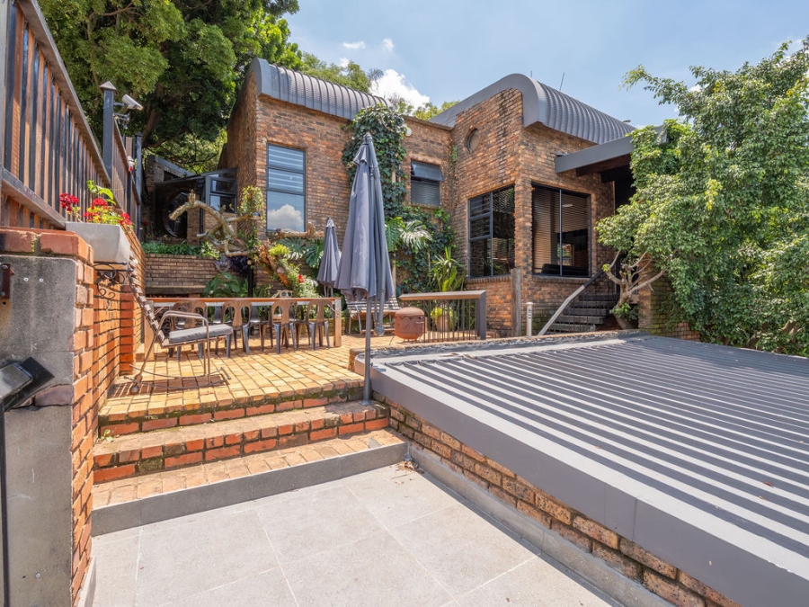 4 Bedroom Property for Sale in Waverley Gauteng