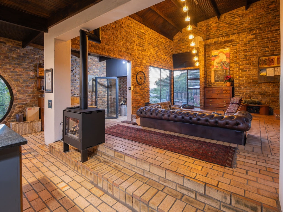 4 Bedroom Property for Sale in Waverley Gauteng