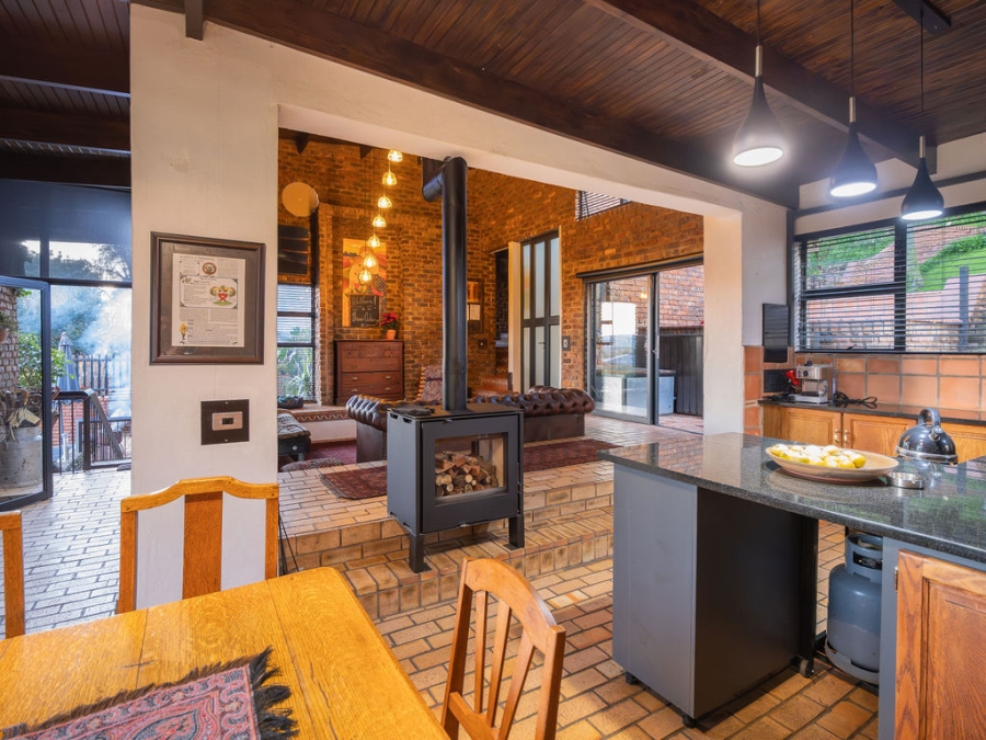 4 Bedroom Property for Sale in Waverley Gauteng