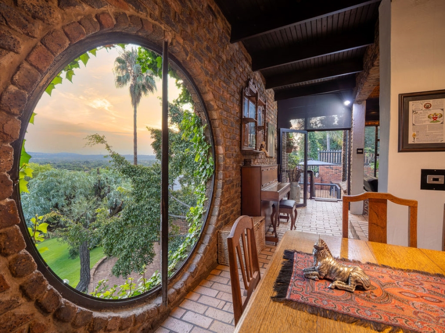 4 Bedroom Property for Sale in Waverley Gauteng