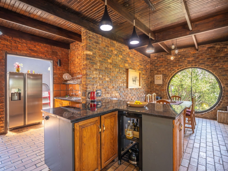 4 Bedroom Property for Sale in Waverley Gauteng