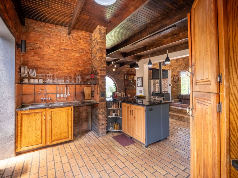 4 Bedroom Property for Sale in Waverley Gauteng