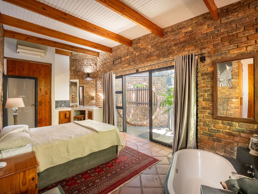 4 Bedroom Property for Sale in Waverley Gauteng