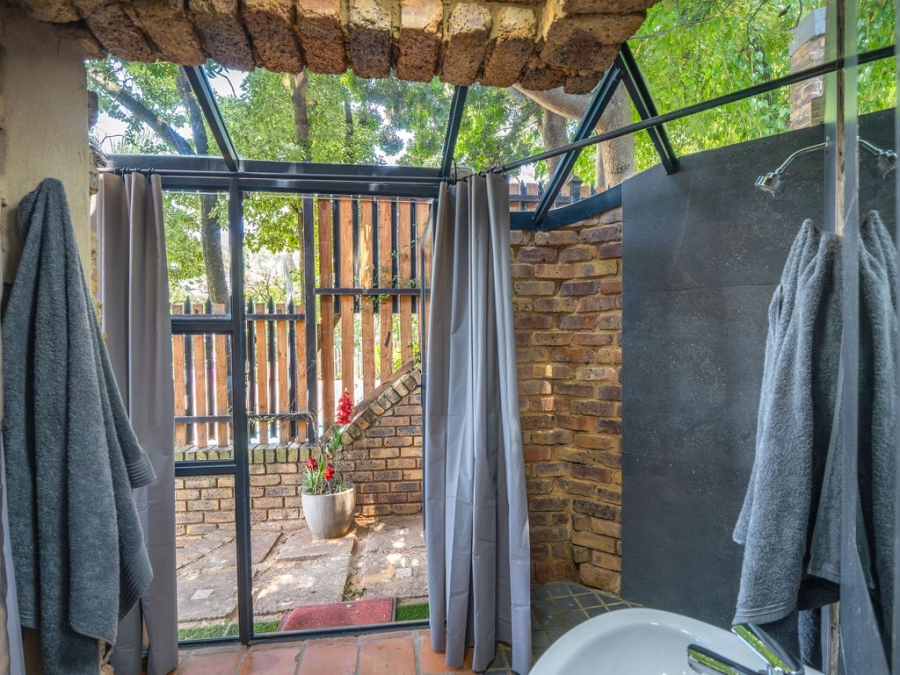 4 Bedroom Property for Sale in Waverley Gauteng