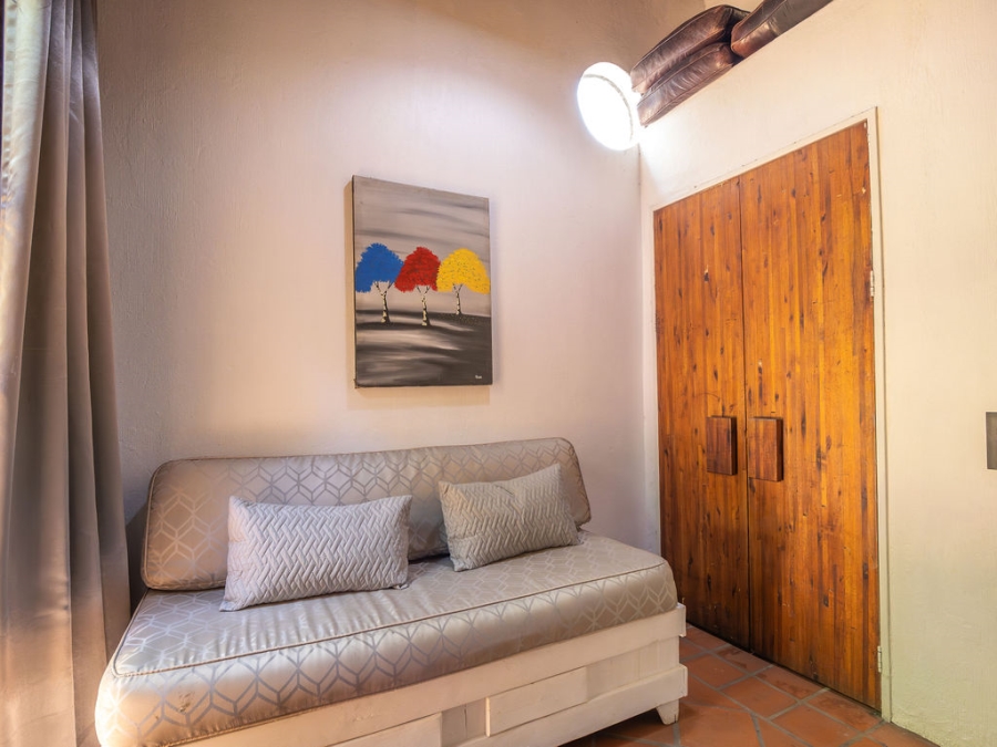 4 Bedroom Property for Sale in Waverley Gauteng