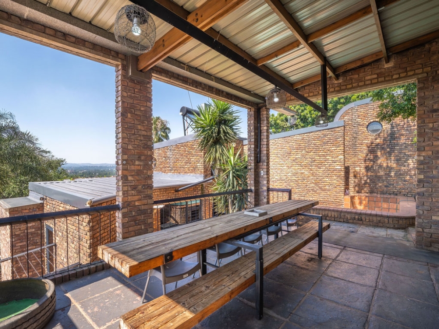 4 Bedroom Property for Sale in Waverley Gauteng