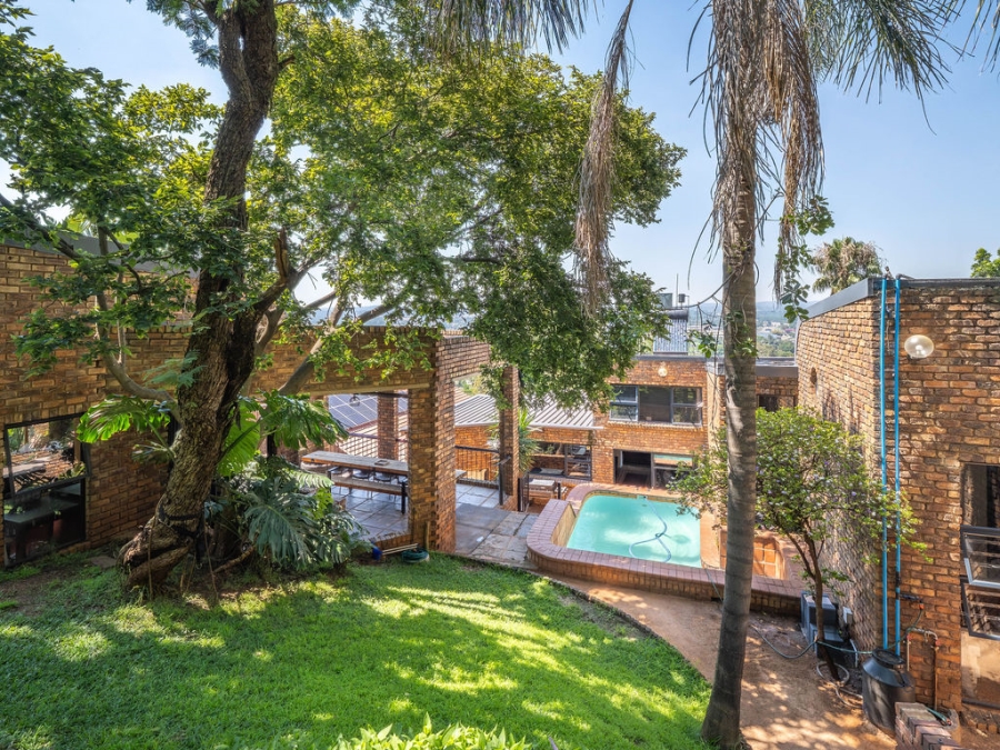 4 Bedroom Property for Sale in Waverley Gauteng