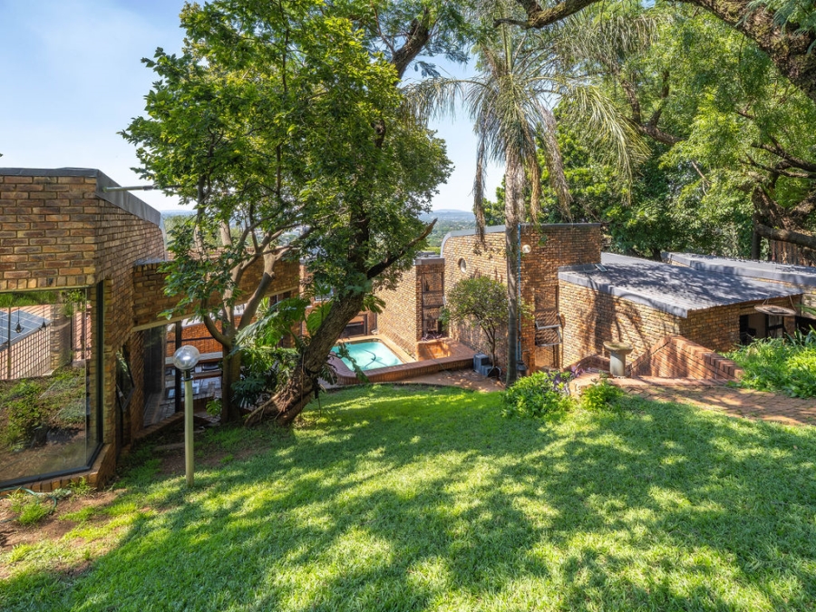 4 Bedroom Property for Sale in Waverley Gauteng