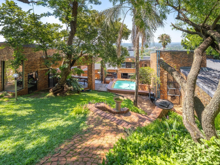 4 Bedroom Property for Sale in Waverley Gauteng