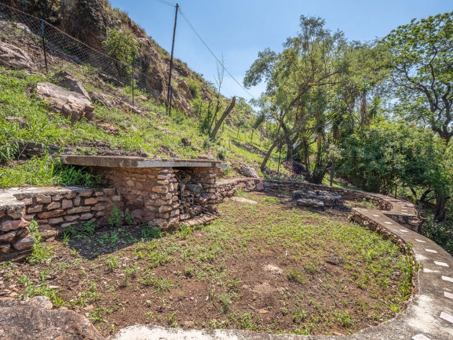 4 Bedroom Property for Sale in Waverley Gauteng