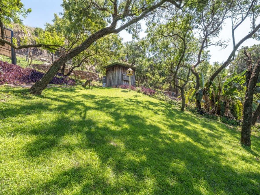 4 Bedroom Property for Sale in Waverley Gauteng