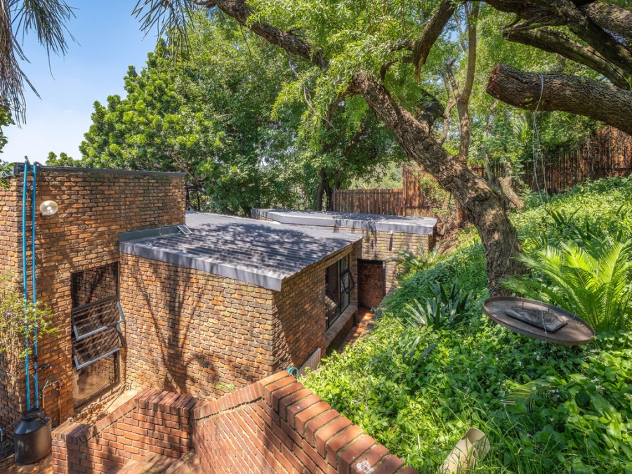 4 Bedroom Property for Sale in Waverley Gauteng